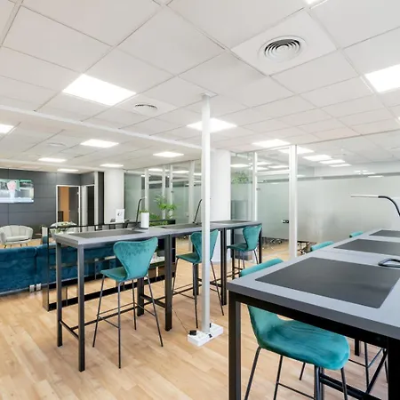 Pensión Coliving Gran Via Carlos Iii Barcelona