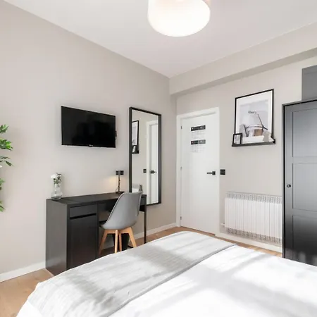 Coliving Gran Via Carlos Iii *