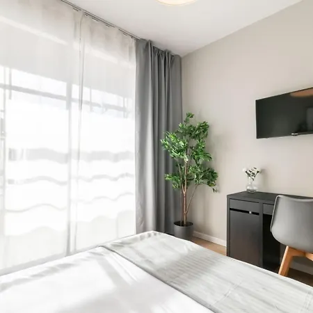Coliving Gran Via Carlos Iii * Barcelona