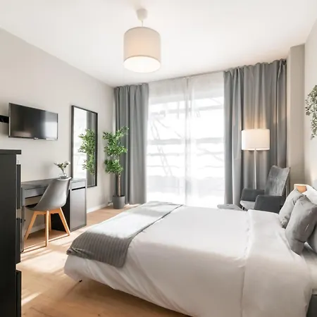 Coliving Gran Via Carlos Iii Pensión *