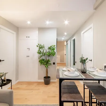 Guest house Coliving Gran Via Carlos Iii
