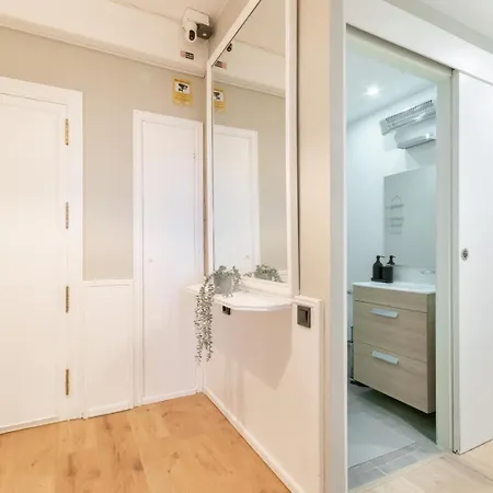 Coliving Gran Via Carlos Iii Guest house *