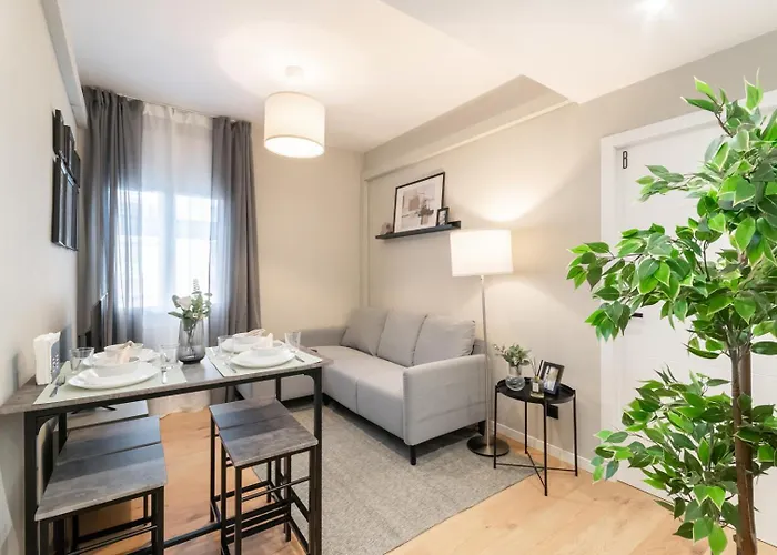 Gasthuis Coliving Gran Via Carlos Iii *