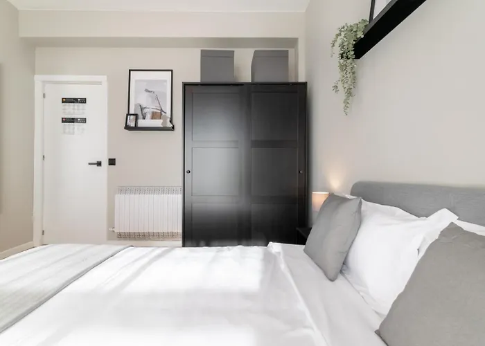 Coliving Gran Via Carlos Iii * Barcelona