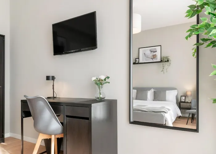 Coliving Gran Via Carlos Iii * Barcelona